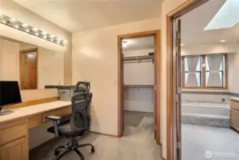 Make up area outside primary bathroom