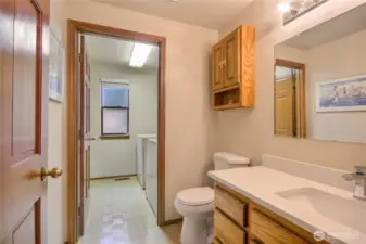 Guest bathroom Main floor