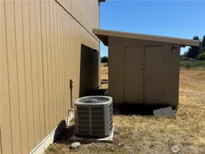 Heat pump for economy and air conditioning.