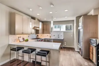 Kitchen w/ eating space
