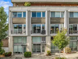 Great street exposure for small business rentals