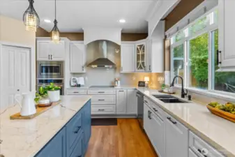 Gorgeous tile backsplash!