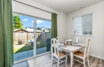 seperate eating area - great for large tables or small