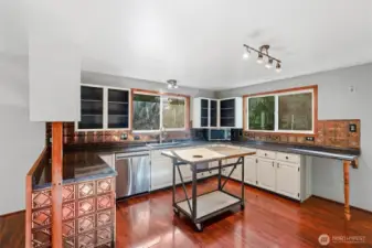 Open and Spacious Kitchen