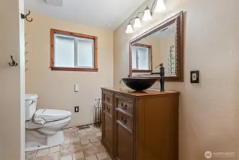 Full Bathroom on Main Floor