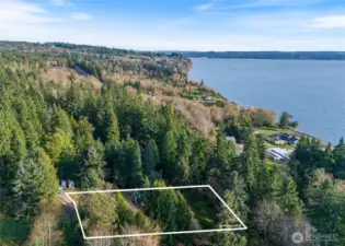 Image with property lines are estimated and not an accurate representation of the property boundary.