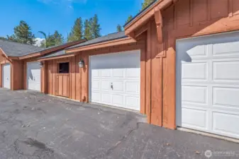 Detached Garage