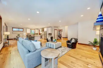 Soaring Ceiling & Large Windows Throuhgout The Home.