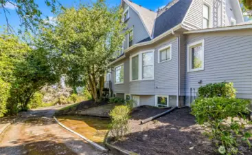 Wrap around driveway
