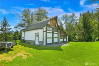 And check out this barn!