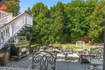 Backyard patio with Firepit area