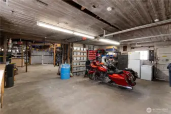 ~WOW, Look at this AMAZING Shop~