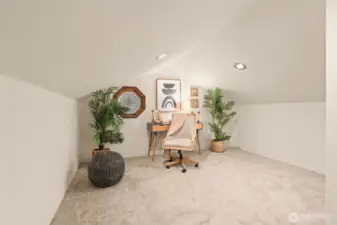 Flex Space on Upper Level!