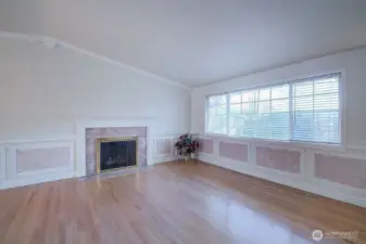 Living room with wood/gas fireplace