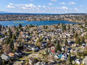 The home is so close to Green Lake you can easily walk around the lake every day!