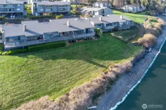 Being close to the Beach Club, tennis/pickle ball courts offers a choice of activities for any age.