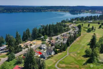 Welcome to The Bungalows at Holmes Harbor, a 21 unit, single-family community on approximately 23.6 acres along the east side of the 18th Fairway at Holmes Harbor.
