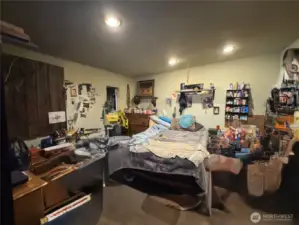 master bedroom and has walk in closet and next to hot tub room not on floorplan