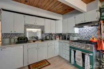 ALL appliances stay!