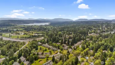 Close Proximity to Marymoor Park and Lake Sammamish