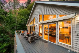 Expansive brand new Trex deck for seamless indoor-outdoor living.