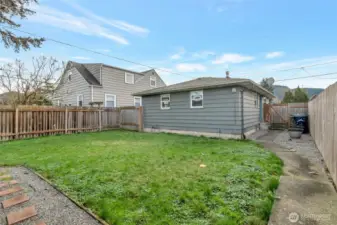 Huge fully fenced back lot.