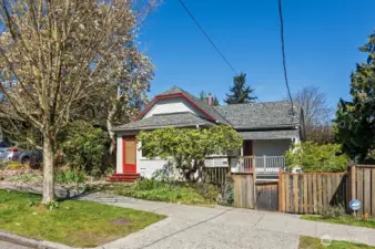 An open deck to enjoy the summer and a sunporch all year long.