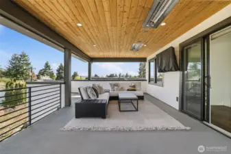 Heated rooftop deck with Space Needle views