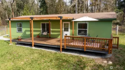 With plenty of space to relax and envision your dream gardens, this yard is a canvas for your outdoor oasis.
