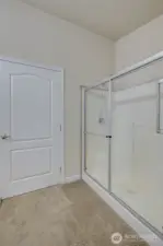 Ensuite 5-Piece Bathroom