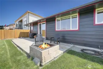 Easy, Low Maintenance Inside and Outside~