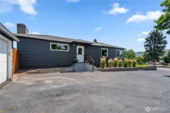 Off Street Parking, Large Detached Garage / Shop