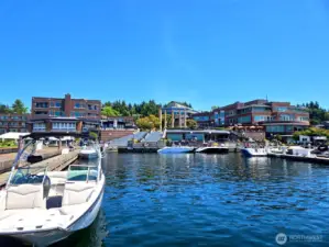 In the evening, walk JUST 3 BLOCKS to bars, fine dining or take in a glowing sunset at the marina. Come experience the Kirkland beach lifestyle!