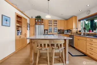 Kitchen with eat in bar area