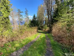 GENTLE SLOPE DOWN TO BEACHFRONT.