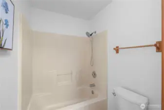 Full bathroom in the primary ensuite.