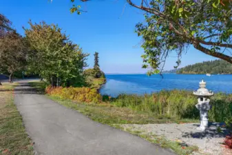 Lake Washington Loop is  a half of a mile away.