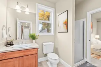 3/4 bathroom on the mainfloor