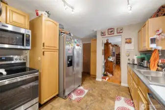 Kitchen all Appliances stay
