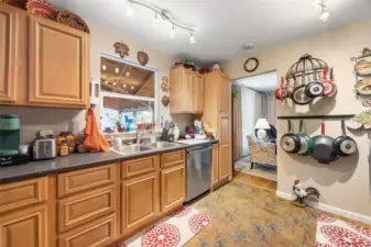 Kitchen Lots of Cabinets