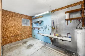 Room in Carport SHOP