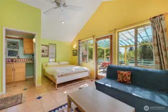 Queen bed and pull out couch - guest house