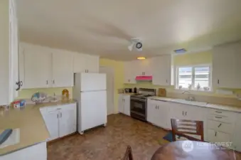 this cute kitchen has loads of room!