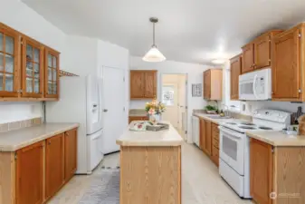 Brand new stove + spacious pantry.