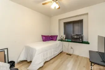 3rd bedroom / Den / Office
