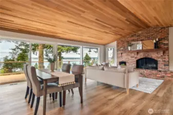 Lovely water views as soon as your enter the home.