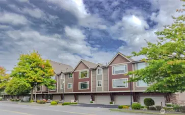 Enjoy all the shops, restaurants and parks that Lynden has to offer!