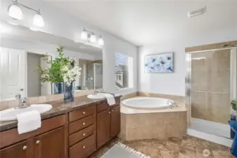 Attached 5-Piece Ensuite