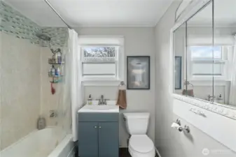 Shared bathroom upstairs
