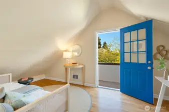 Upper floor bed - with your own private porch